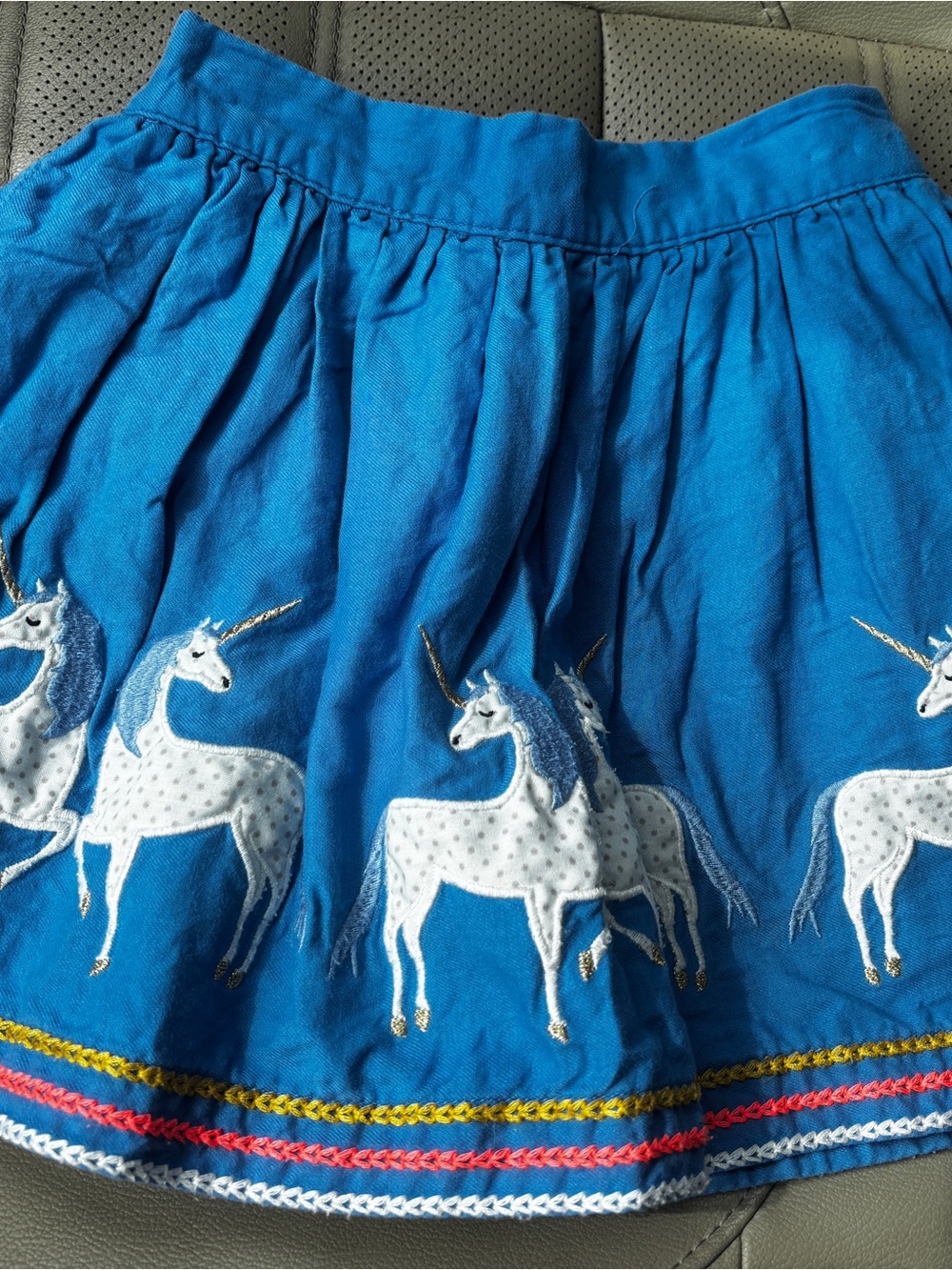 🚨final sale 🚨Mini Boden blue Skirt with Embroidered White Unicorns